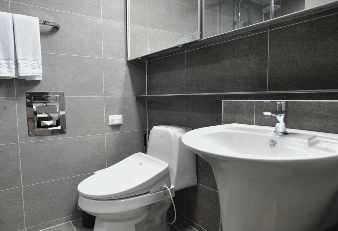 Coopstay Yeosu Hotel Bagian luar foto