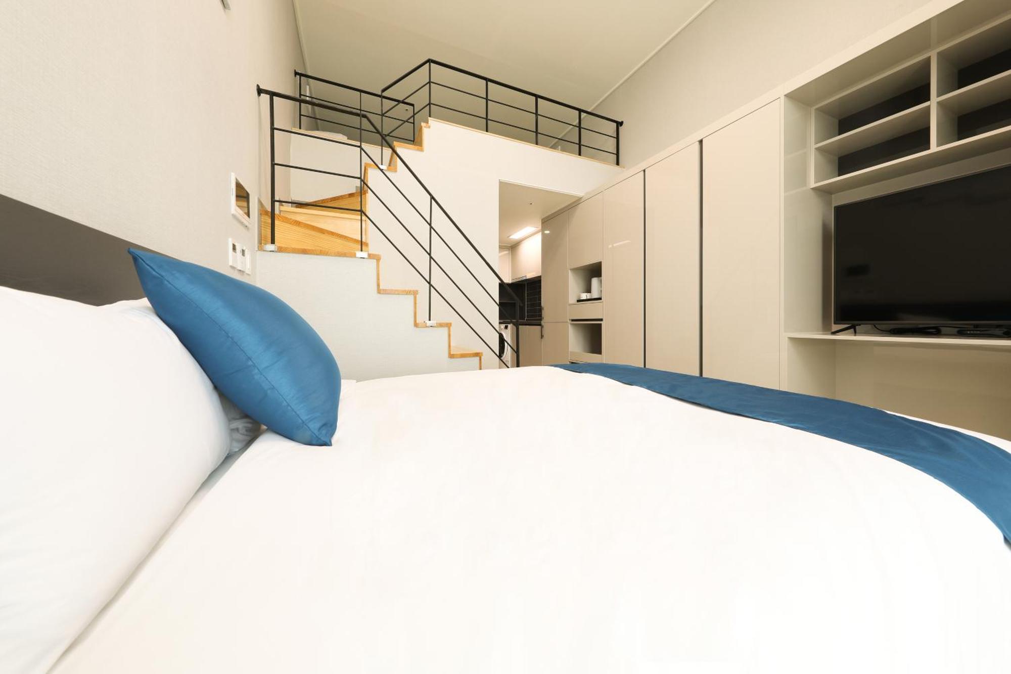 Coopstay Yeosu Hotel Bagian luar foto