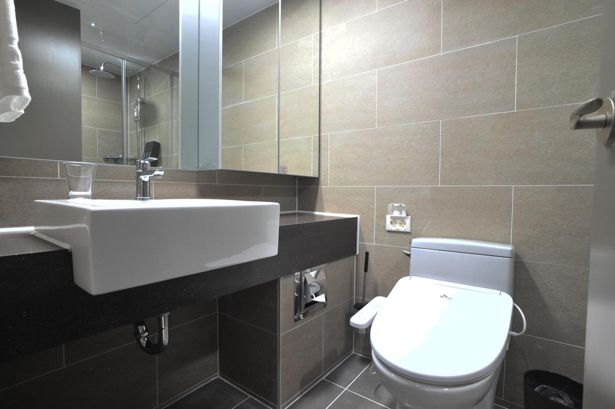 Coopstay Yeosu Hotel Bagian luar foto