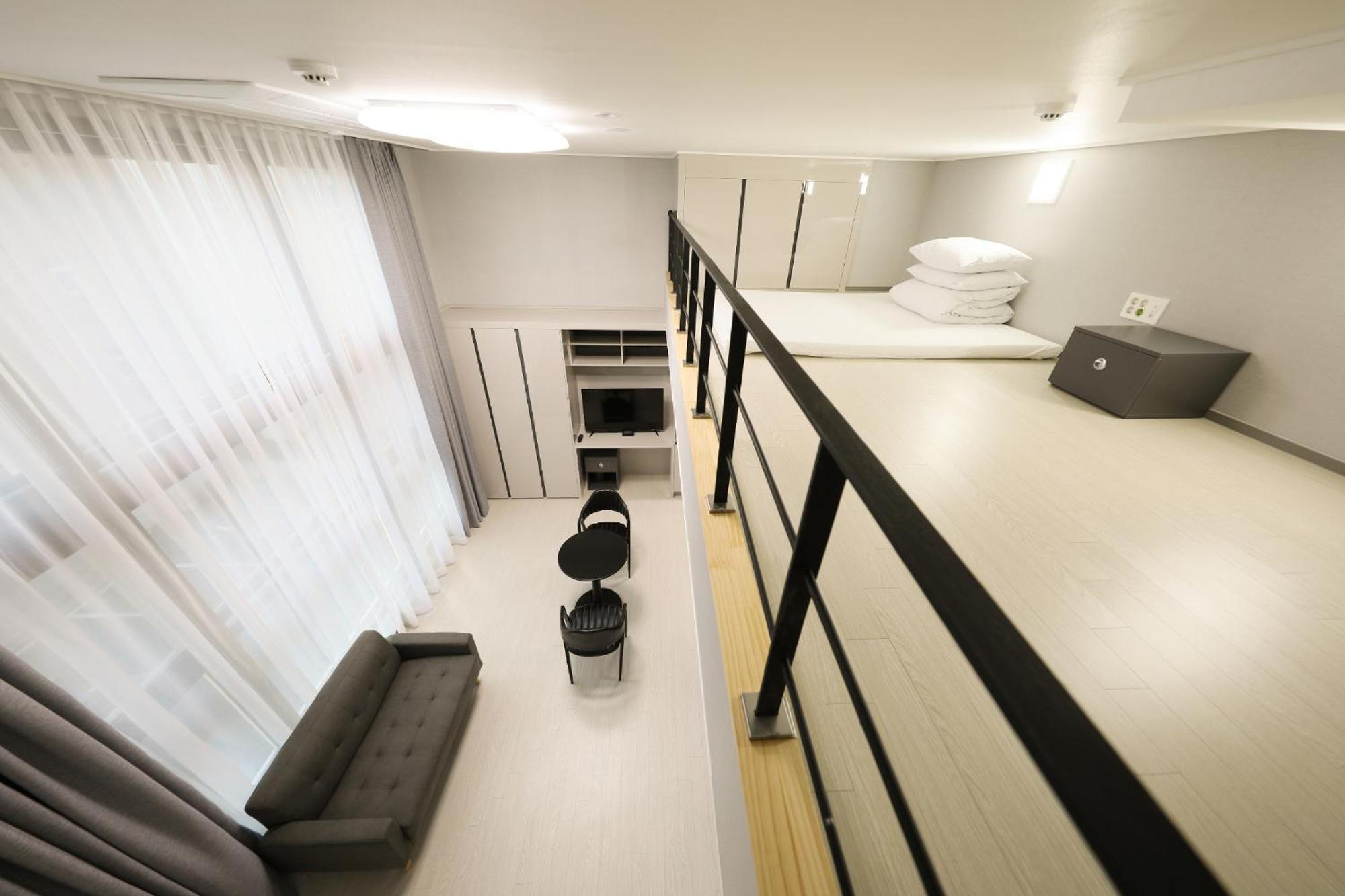 Coopstay Yeosu Hotel Bagian luar foto